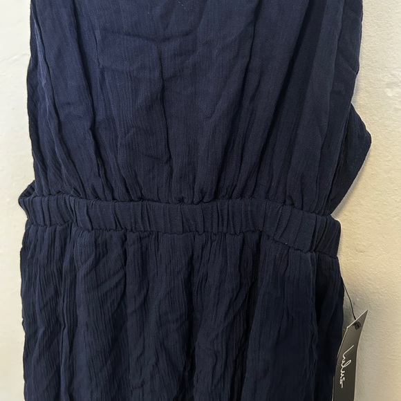 lulu’s Blue mini dress with cutout - Picture 2 of 6